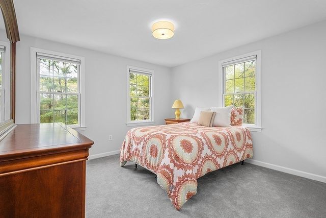 8 Autumn Ln, Natick, MA 01760