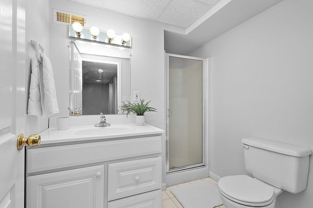 8 Autumn Ln, Natick, MA 01760
