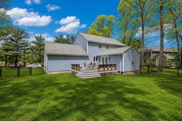 8 Autumn Ln, Natick, MA 01760