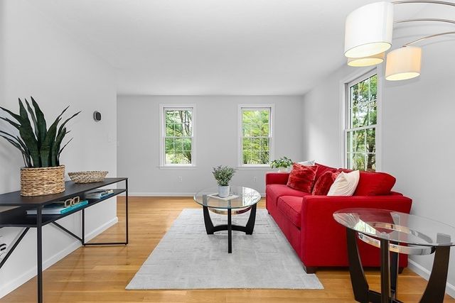 8 Autumn Ln, Natick, MA 01760