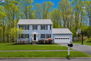 8 Autumn Ln, Natick, MA 01760