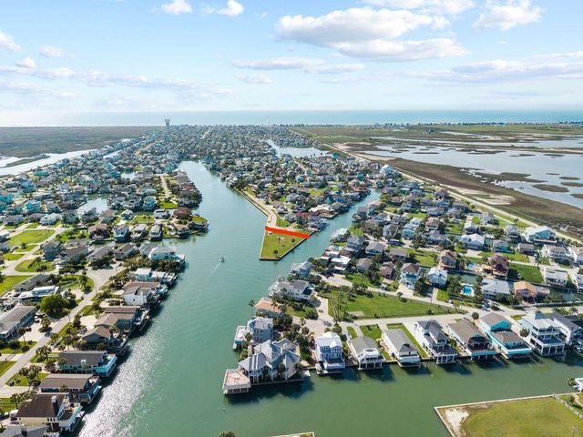 4205 Flamingo Way, Jamaica Beach, TX 77554