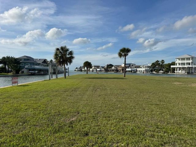 4205 Flamingo Way, Jamaica Beach, TX 77554