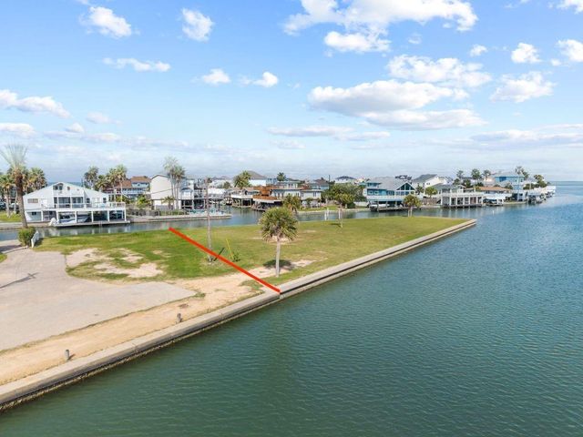 4205 Flamingo Way, Jamaica Beach, TX 77554