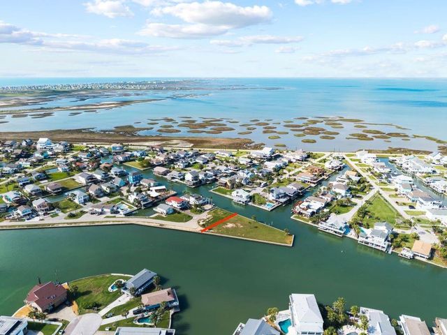 4205 Flamingo Way, Jamaica Beach, TX 77554