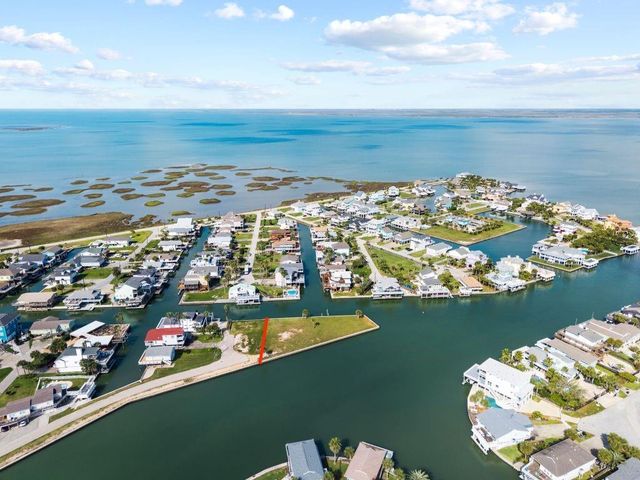 4205 Flamingo Way, Jamaica Beach, TX 77554