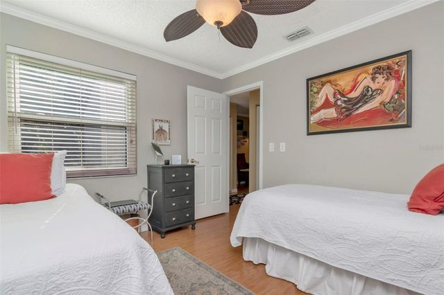 484 SANTA CRUZ PLACE NE H, St Petersburg, FL 33703