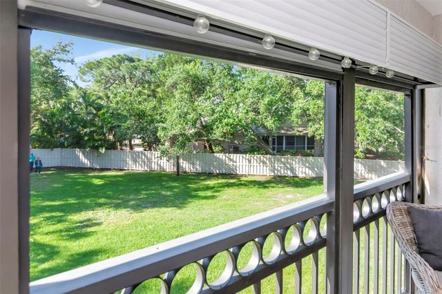 484 SANTA CRUZ PLACE NE H, St Petersburg, FL 33703