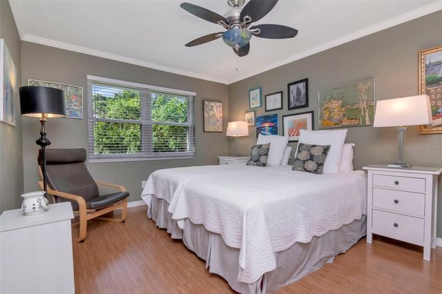 484 SANTA CRUZ PLACE NE H, St Petersburg, FL 33703