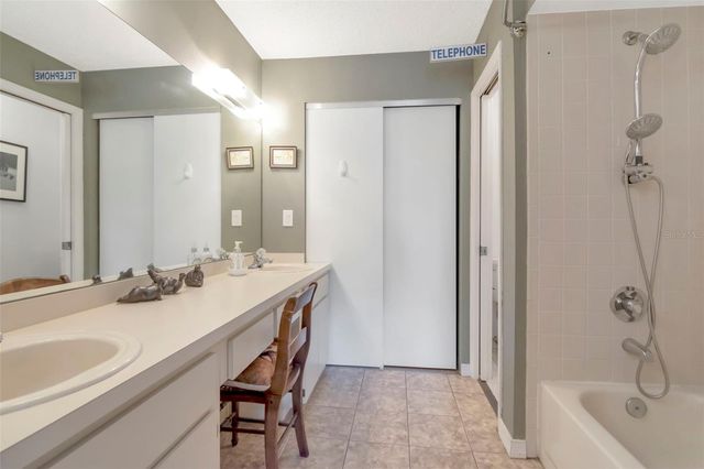 484 SANTA CRUZ PLACE NE H, St Petersburg, FL 33703