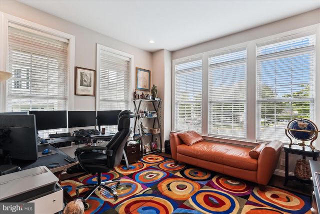 47666 PAULSEN SQ, Potomac Falls, VA 20165