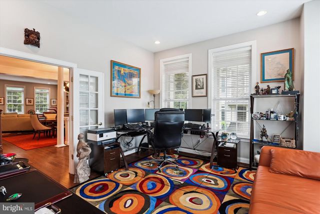 47666 PAULSEN SQ, Potomac Falls, VA 20165