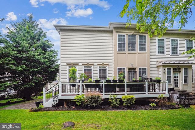 47666 PAULSEN SQ, Potomac Falls, VA 20165