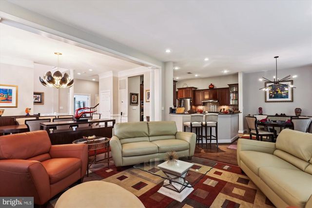 47666 PAULSEN SQ, Potomac Falls, VA 20165