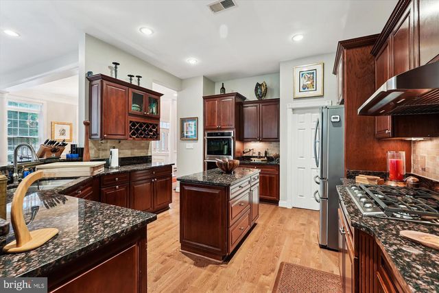 47666 PAULSEN SQ, Potomac Falls, VA 20165