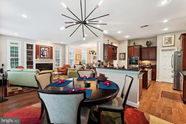 47666 PAULSEN SQ, Potomac Falls, VA 20165