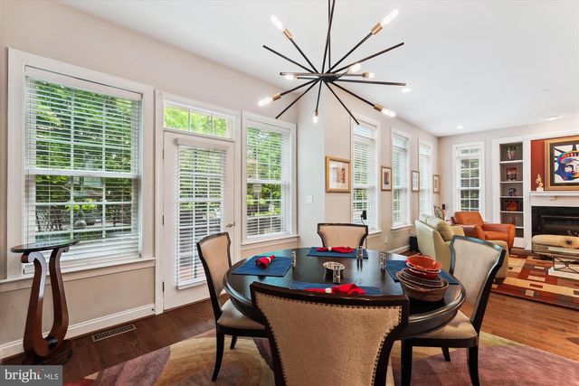 47666 PAULSEN SQ, Potomac Falls, VA 20165