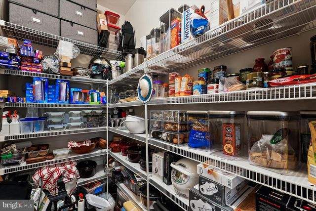 47666 PAULSEN SQ, Potomac Falls, VA 20165