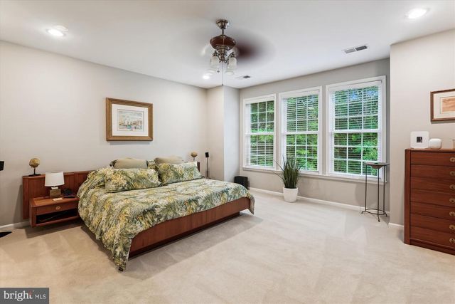 47666 PAULSEN SQ, Potomac Falls, VA 20165