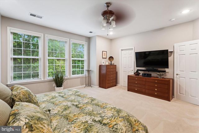 47666 PAULSEN SQ, Potomac Falls, VA 20165