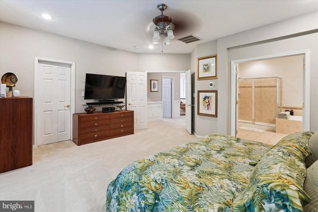 47666 PAULSEN SQ, Potomac Falls, VA 20165