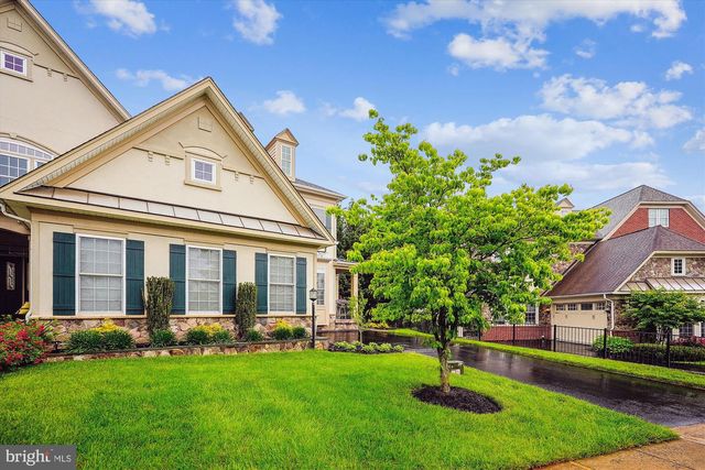 47666 PAULSEN SQ, Potomac Falls, VA 20165