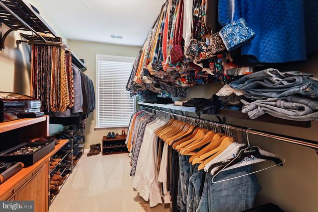 47666 PAULSEN SQ, Potomac Falls, VA 20165