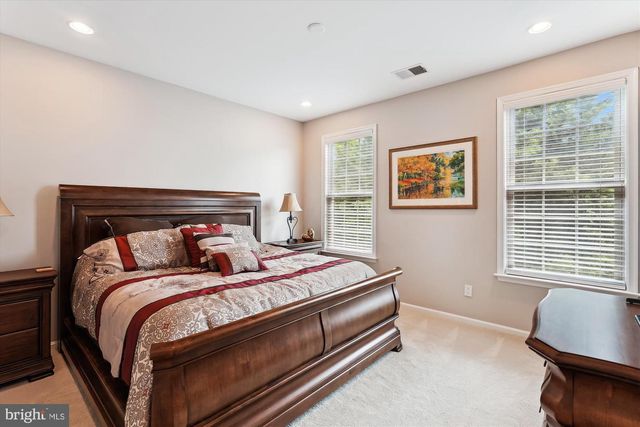 47666 PAULSEN SQ, Potomac Falls, VA 20165