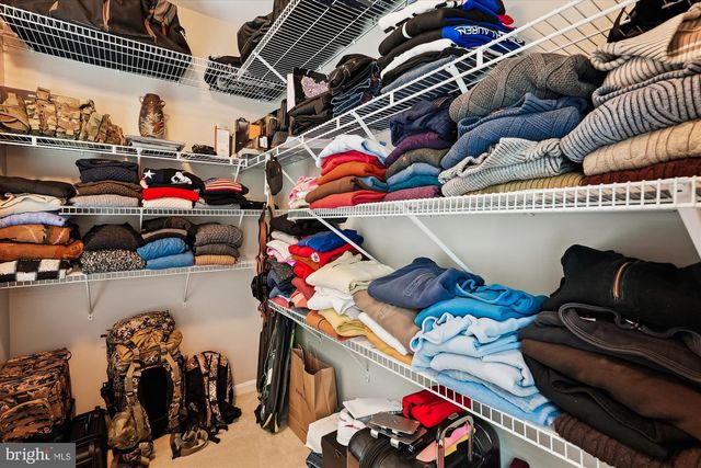 47666 PAULSEN SQ, Potomac Falls, VA 20165