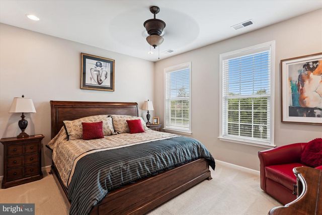 47666 PAULSEN SQ, Potomac Falls, VA 20165