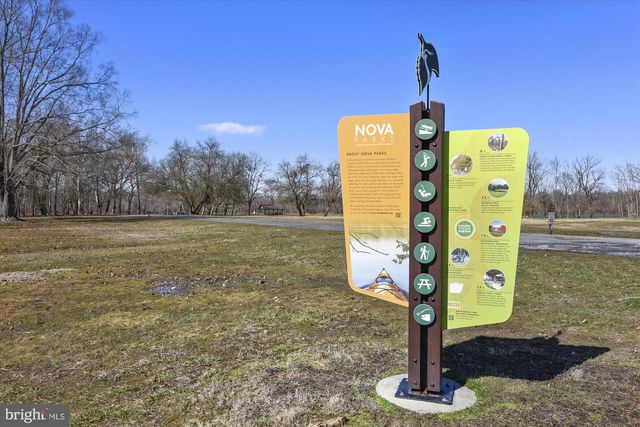 47666 PAULSEN SQ, Potomac Falls, VA 20165