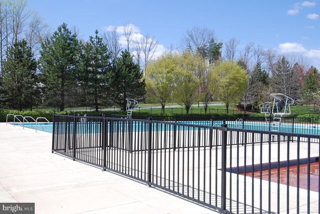 47666 PAULSEN SQ, Potomac Falls, VA 20165