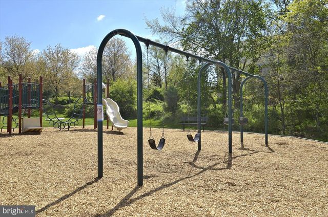 47666 PAULSEN SQ, Potomac Falls, VA 20165