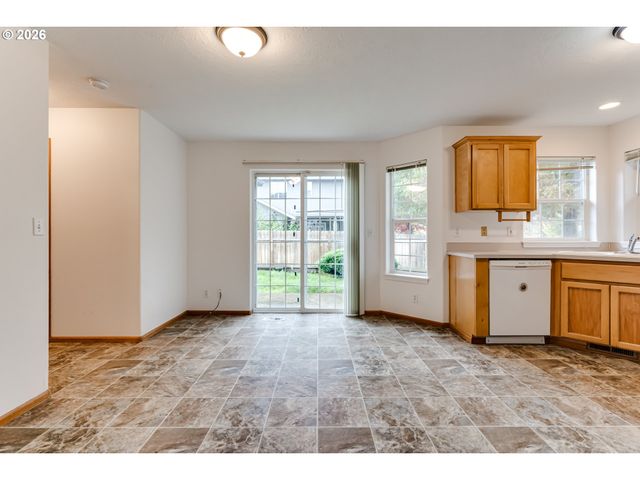 555 HOLLYHOCK Ln, Eugene, OR 97404