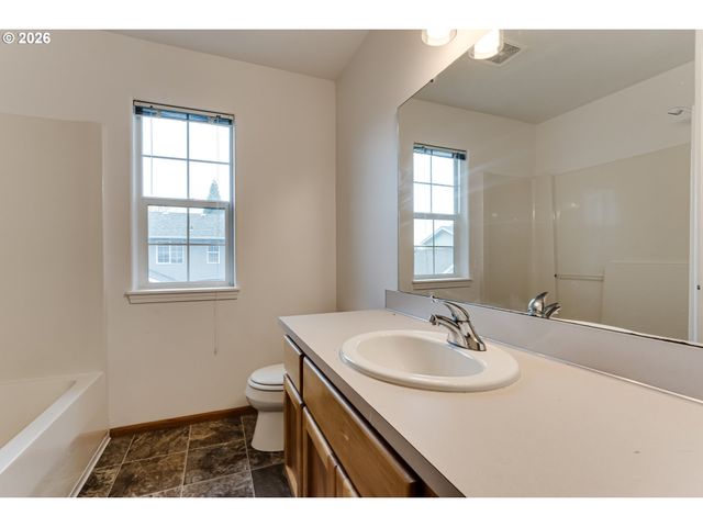 555 HOLLYHOCK Ln, Eugene, OR 97404