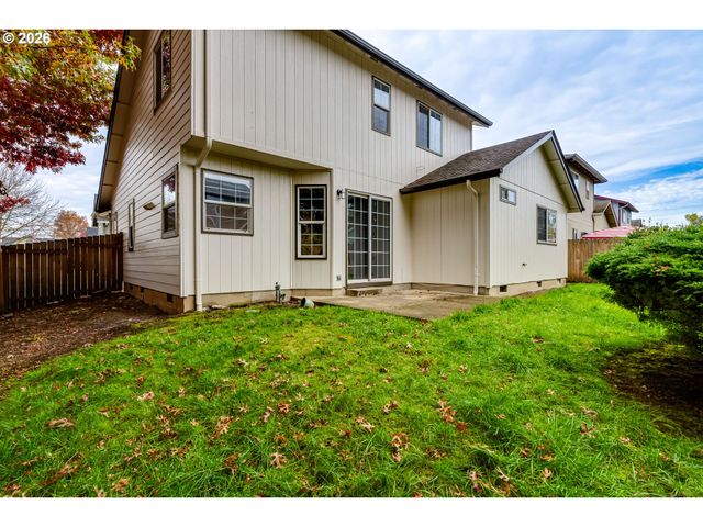 555 HOLLYHOCK Ln, Eugene, OR 97404