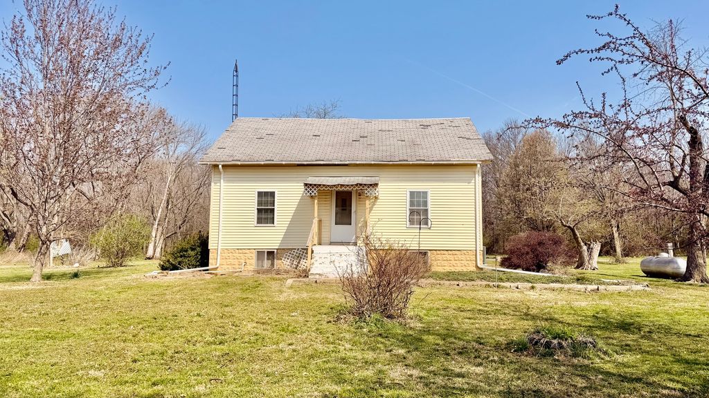 Image 1 of property listing at 800 W Mccord Street, Centralia, IL 62801