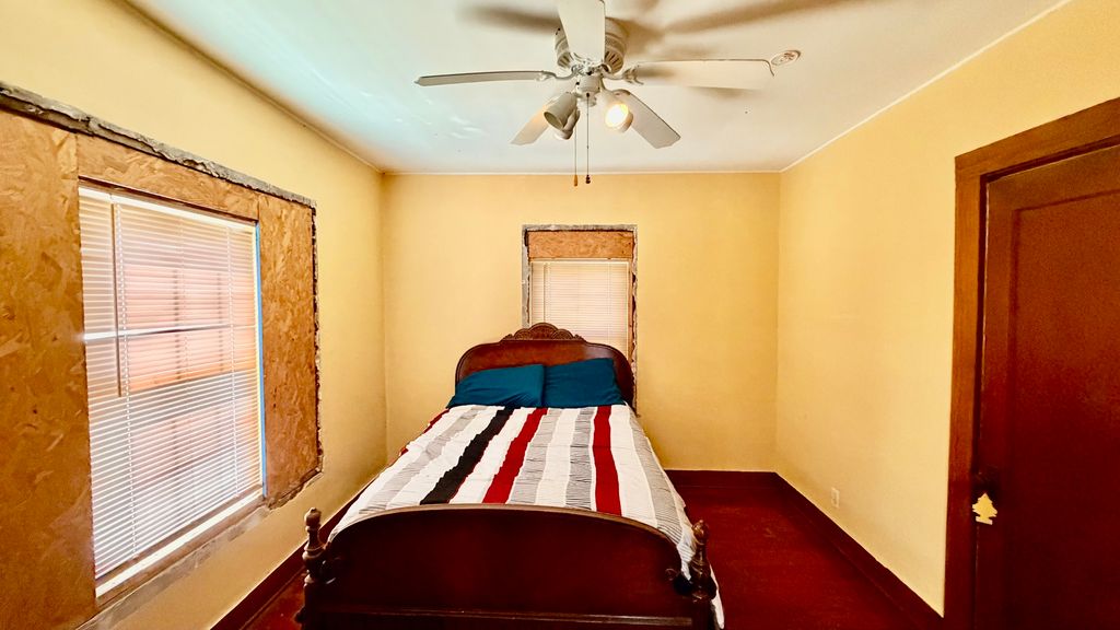 Image 8 of property listing at 800 W Mccord Street, Centralia, IL 62801