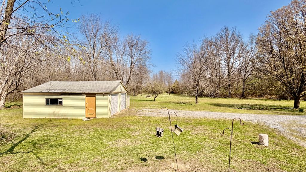 Image 10 of property listing at 800 W Mccord Street, Centralia, IL 62801