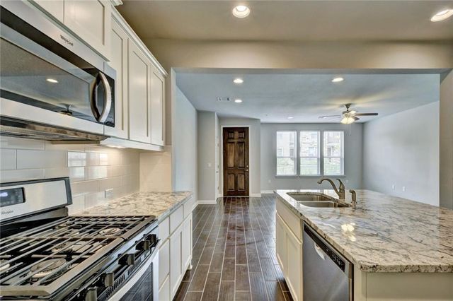 13800 Lyndhurst ST 272, Austin, TX 78717