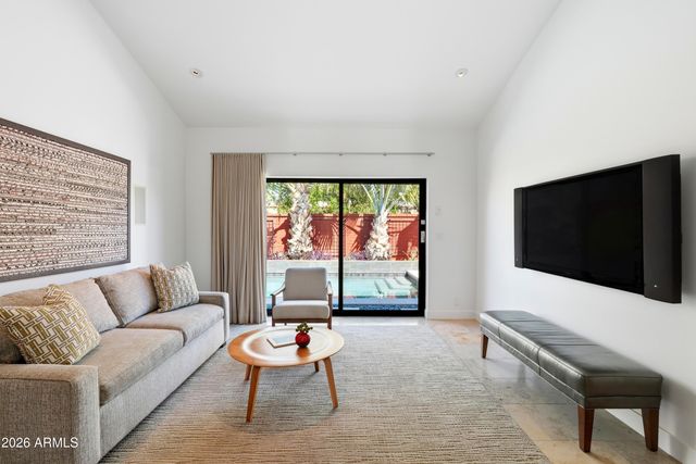 7334 E KRALL Street, Scottsdale, AZ 85250