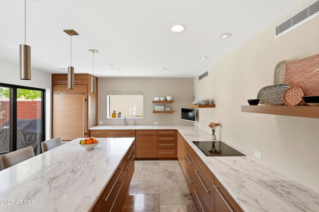 7334 E KRALL Street, Scottsdale, AZ 85250