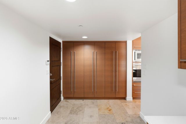 7334 E KRALL Street, Scottsdale, AZ 85250