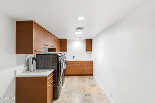 7334 E KRALL Street, Scottsdale, AZ 85250