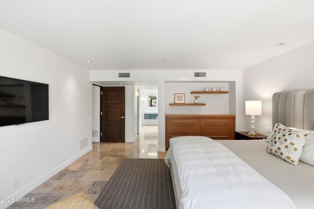 7334 E KRALL Street, Scottsdale, AZ 85250