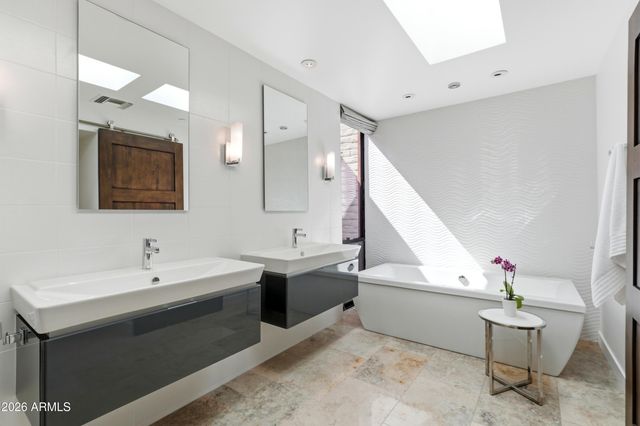 7334 E KRALL Street, Scottsdale, AZ 85250