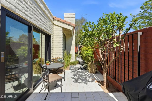 7334 E KRALL Street, Scottsdale, AZ 85250