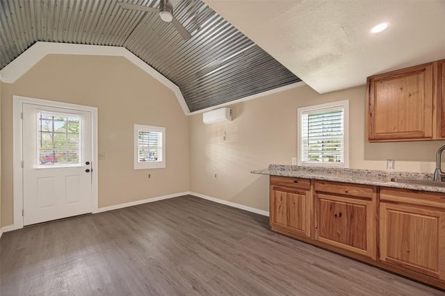 109 Queens Court, Baytown, TX 77520