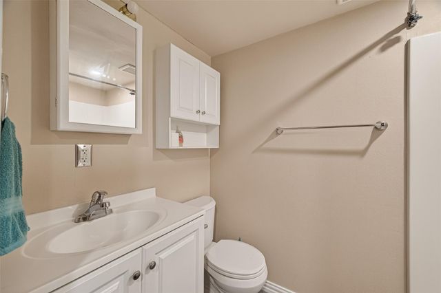 109 Queens Court, Baytown, TX 77520