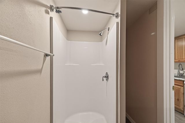 109 Queens Court, Baytown, TX 77520